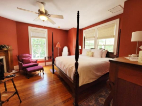 Camellia Rose Inn- Luxury King Room